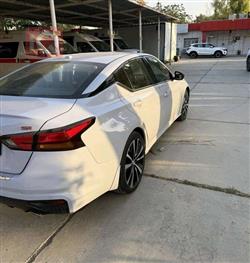 نیسان ئەلتیما